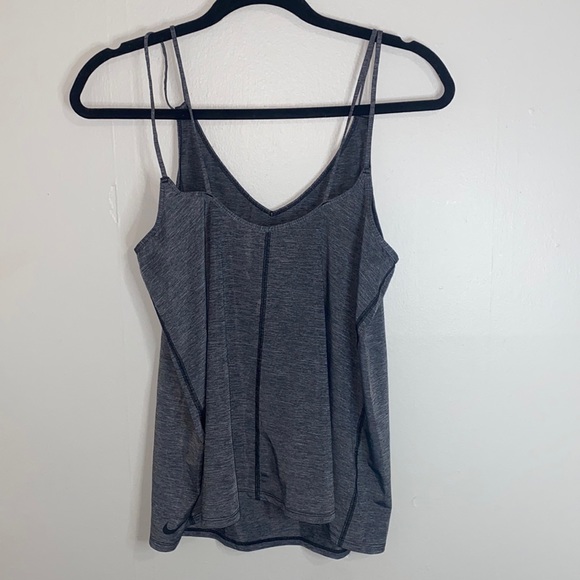 🎱Unique Nike Dri-fit top! - Picture 9 of 9